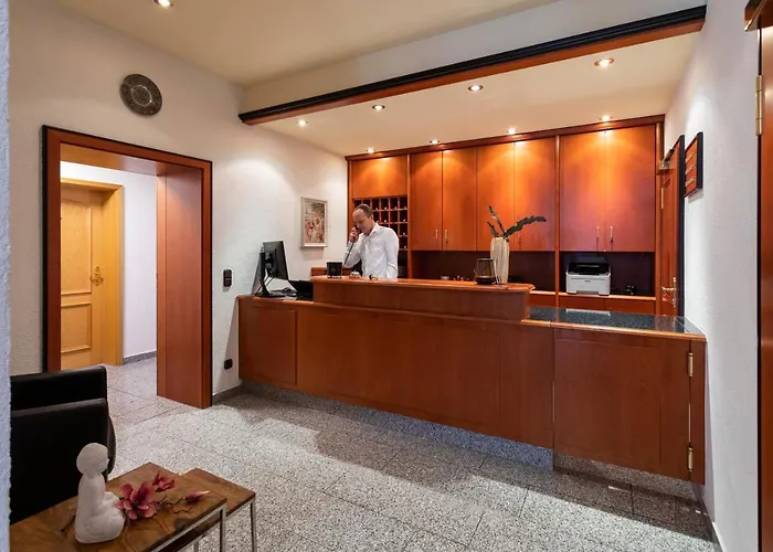 Am Ludwigskanal Hotel *