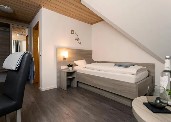 Am Ludwigskanal Hotel *